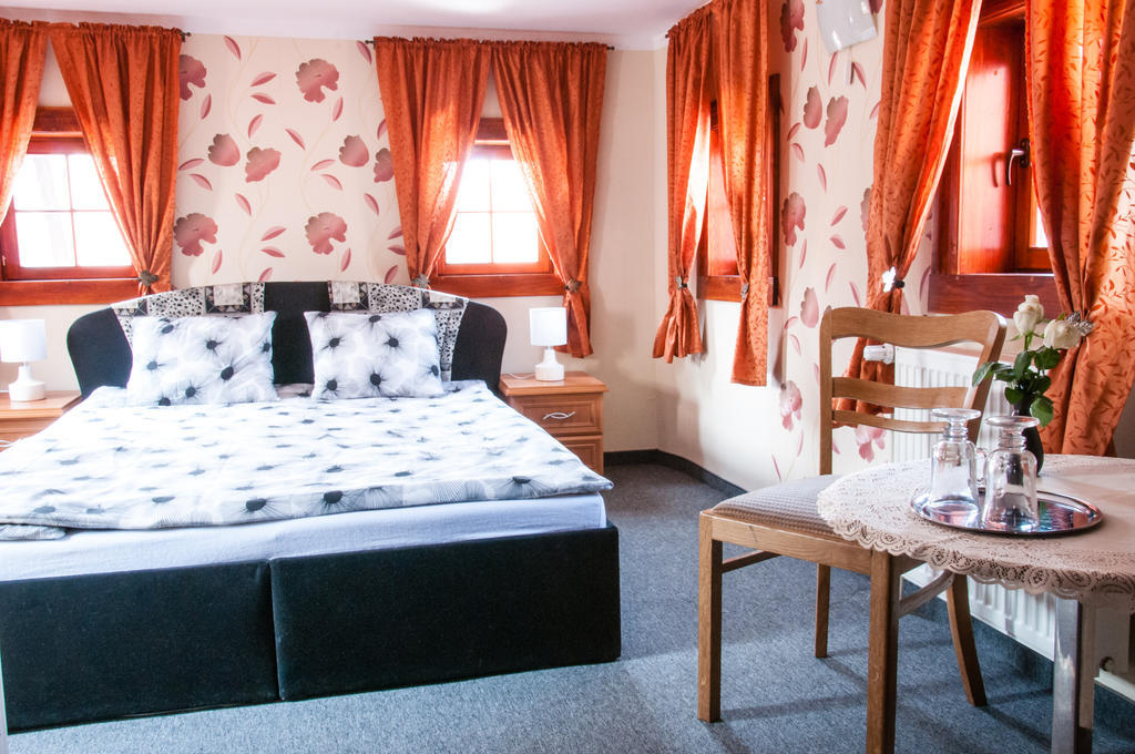 Pokoje Goscinne U Eweliny Bogatynia Room photo